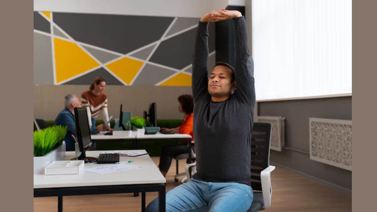 7 best desk exercises for office workers get rid of belly fat and stay fresh