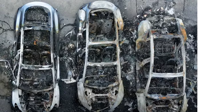 साल के पहले दो महीनों में यूरोप में टेस्ला वाहनों की बिक्री 49 प्रतिशत घटी। (फोटो- रॉयटर्स)