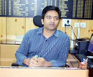 कांगड़ा में 14 घंटे खुली रहेंगी दुकानें पर वाहनों की आवाजाही सुबह सात से शाम सात बजे तक ही, जानिए