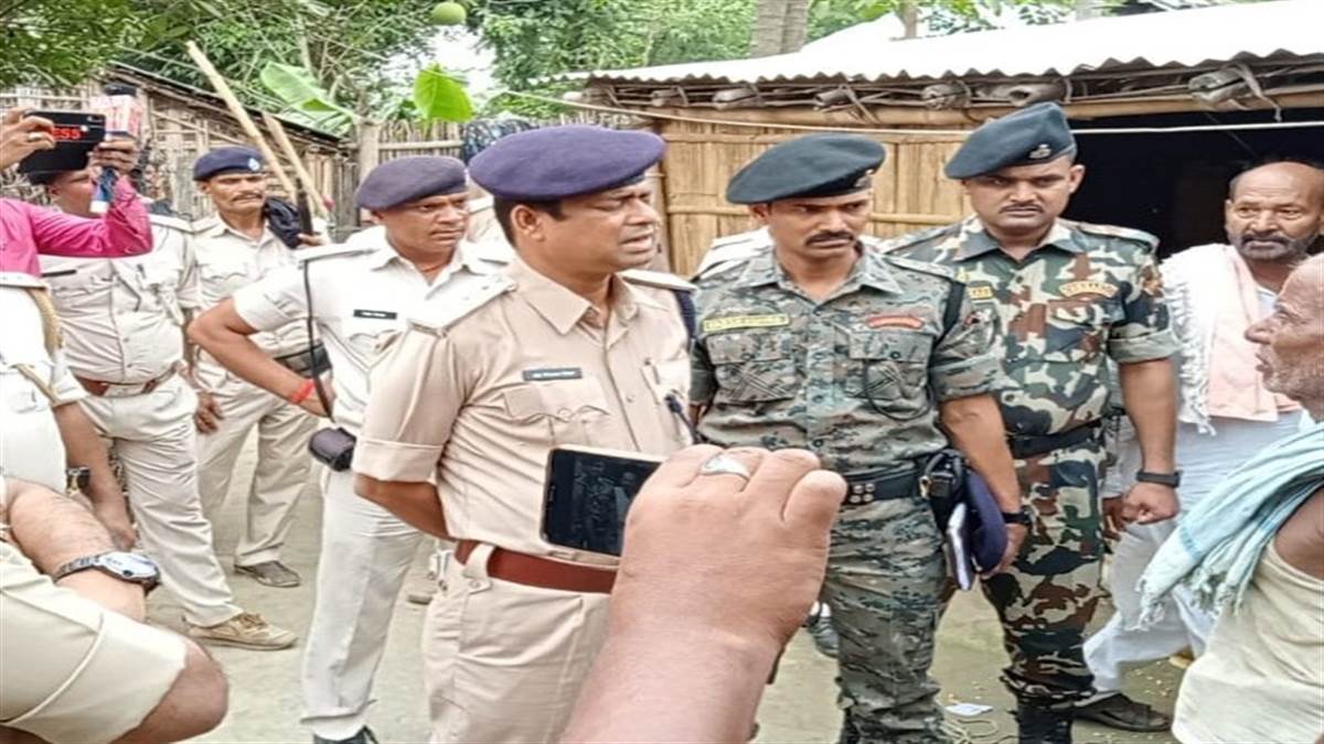 bihar pokhram parmanandpur panchayat of madhepura thrashed by the sound of bullets