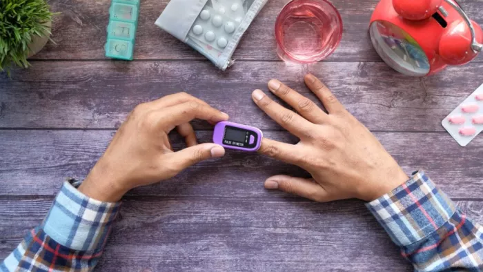 Diabetes Control Tips: गर्मियों में ब्लड शुगर कंट्रोल में रखने के टिप्स एंड ट्रिक्स