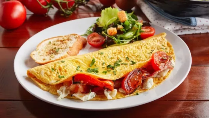 Healthy Omelets For Breakfast: नाश्ते में शामिल करें ये हेल्दी ऑमलेट