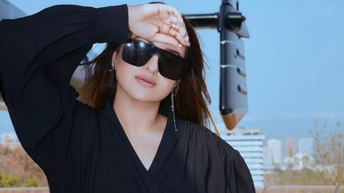 Sonakshi Sinha New House सोनाक्षी ने खरीदा सी-फेसिंग लग्जरी फ्लैट एक्ट्रेस  ने दिखाई सपनों के घर की झलक - Sonakshi Sinha Bought Sea View New Flat In  Mumbai Actress Share New House