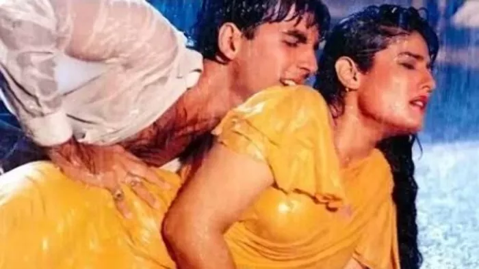 Tip Tip Barsa Pani Song, raveena tandon