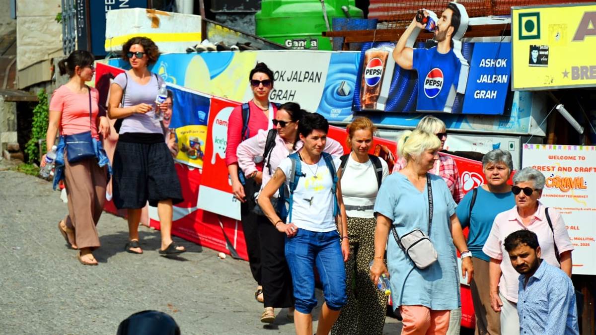uttarakhand tourist nainital weekend rush tourist influx boosts local economy