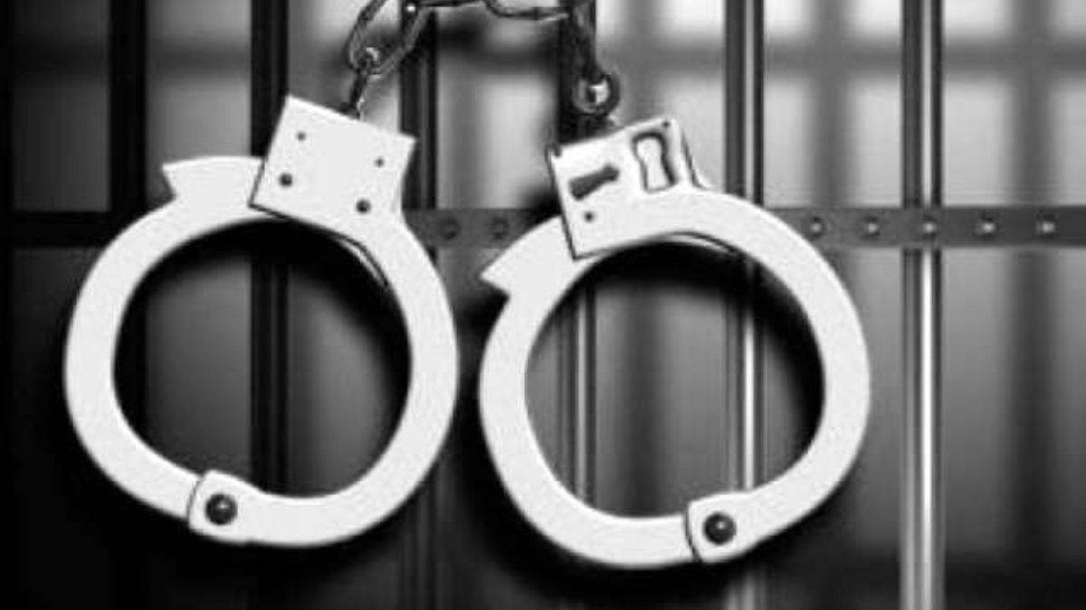 https://www.jagranimages.com/images/newimg/31052025/31_05_2025-arrest_8_23952354.jpg