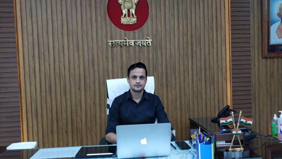 https://www.jagranimages.com/images/newimg/31052025/31_05_2025-madhubani_dm_news_23952426.jpg