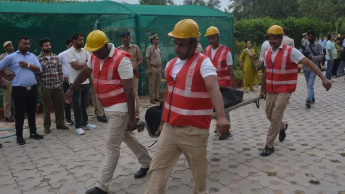 पंचकूला में मॉक ड्रिल, सायरन बजते ही अलर्ट हुई आपदा टीम।