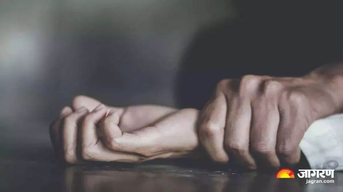 a married woman from a locality in kotwali hapur area was harassed by her in laws who demanded five lakh rupees as additional dowry