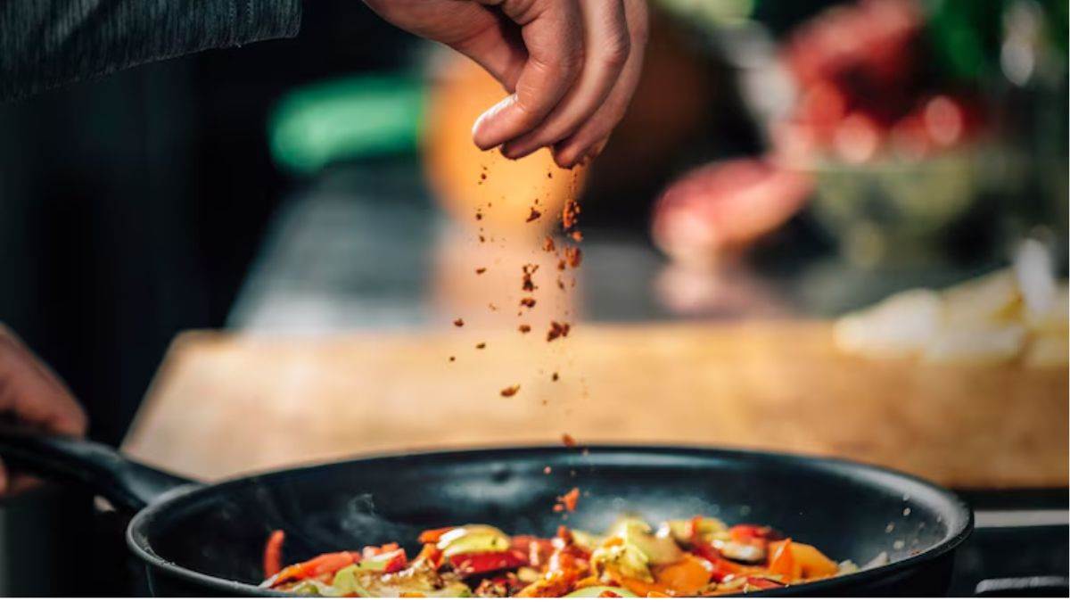 here you can know which spice should be added when while cooking vegetables otherwise the taste of every dish will remain bland