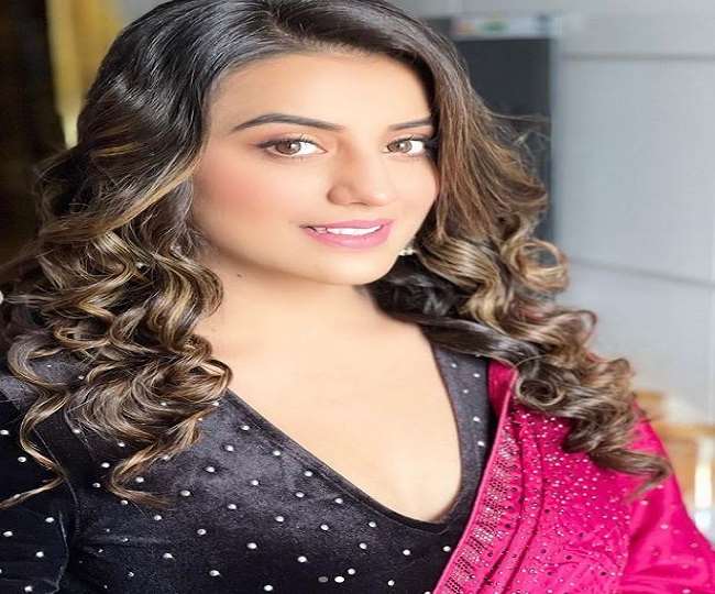 अक्षरा सिंह कई लोकप्रिय भोजपुरी फिल्मों में नजर आ चुकी हैंl