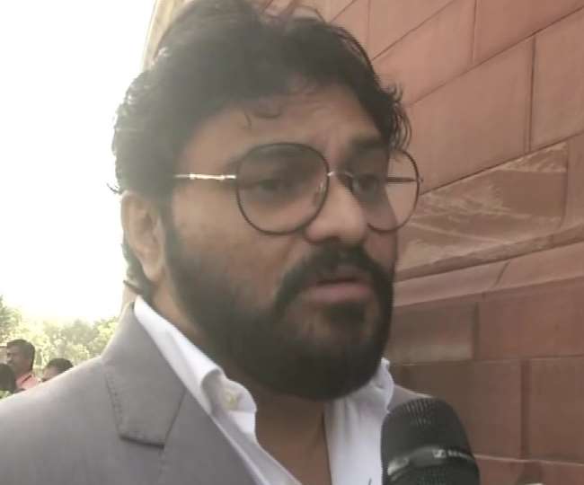 बाबुल सुप्रियो ने सक्रिय राजनीति से संन्यास लेने की घोषणा कर दी है