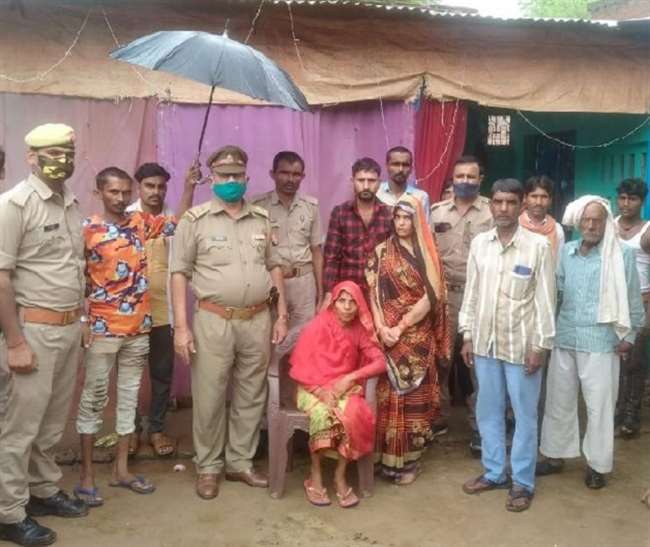 हमीरपुर में घटना का चर्चा का विषय बन गई है।
