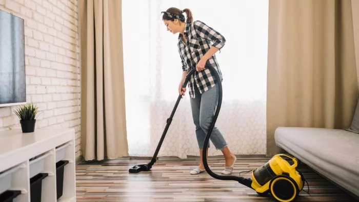 House Cleaning Tips: ऐसे करें घर की डीप क्लीनिंग