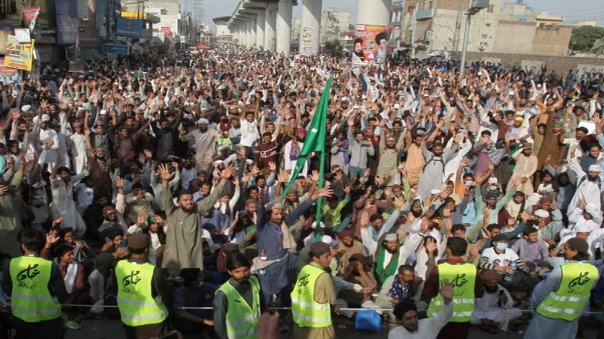 Protests in Pakistan: रियल एस्टेट सेक्टर पर भारी करों के खिलाफ पाकिस्तान में विरोध प्रदर्शन