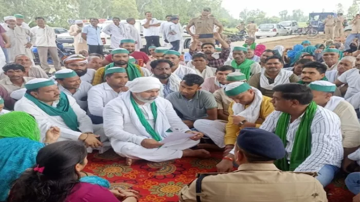 राकेश टिकैत बोले- सरकार ने पूरे नहीं किए वादे, किसान ट्रैक्टरों के साथ रहें तैयार