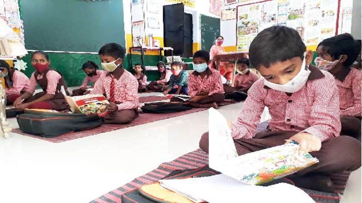 with help of iit kanpur and mnnit prayagraj council schools students will learn science and mathematics