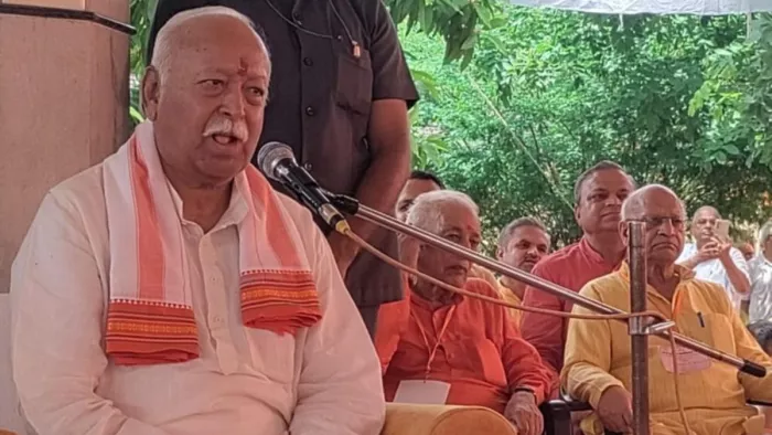 श्रीमद् दयानन्द कन्या गुरूकुल महाविद्यालय चोटीपुरा में आयोजित कार्यक्रम को सम्बाधित करते संघ प्रमुख डा.मोहन भागवत। जागरण