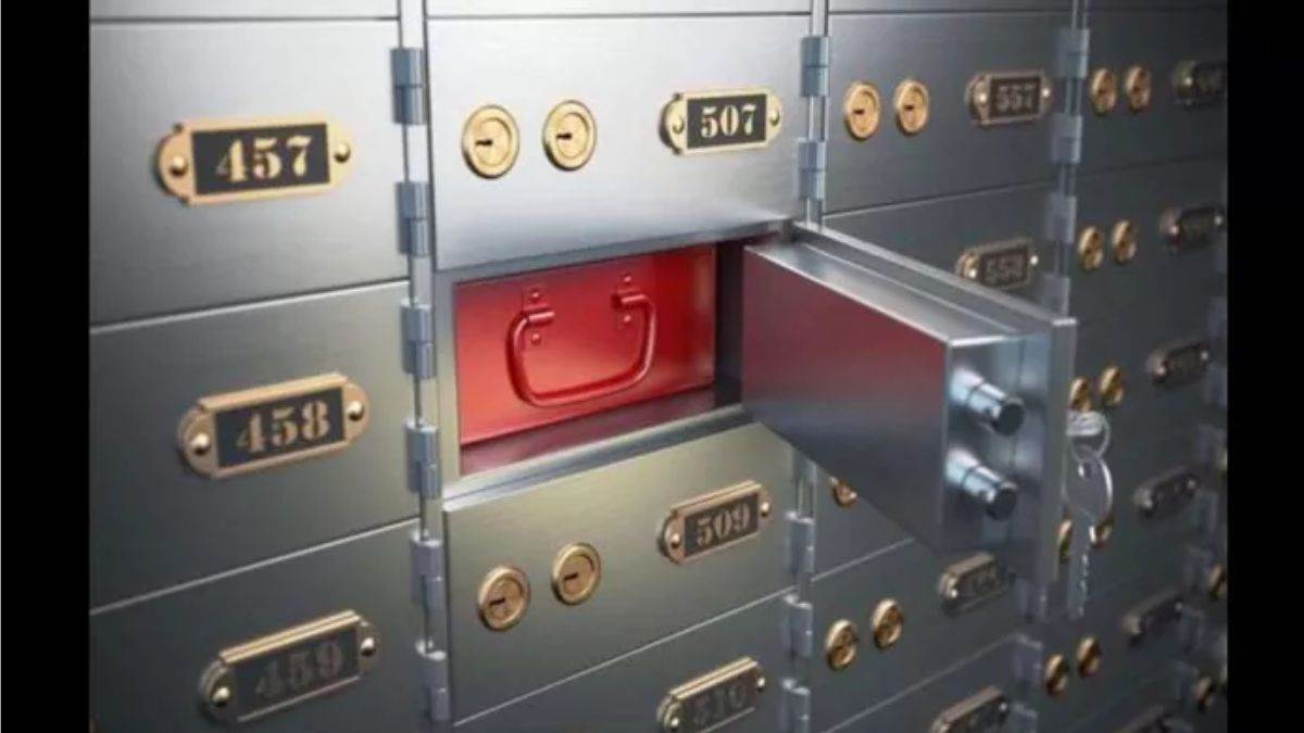 https://www.jagranimages.com/images/newimg/31072025/31_07_2025-bank_locker_23999799.jpg