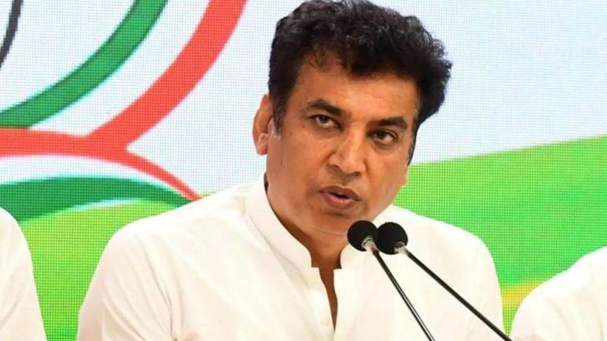 ncr delhi city news congress raises concerns over dilapidated mcd schools