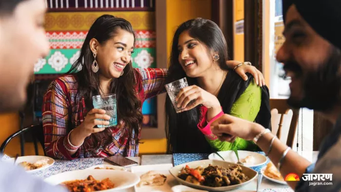 इस Friendship Day, दोस्तों के साथ एक्सप्लोर करें दिल्ली की 5 जगहें (Image Source: Freepik)