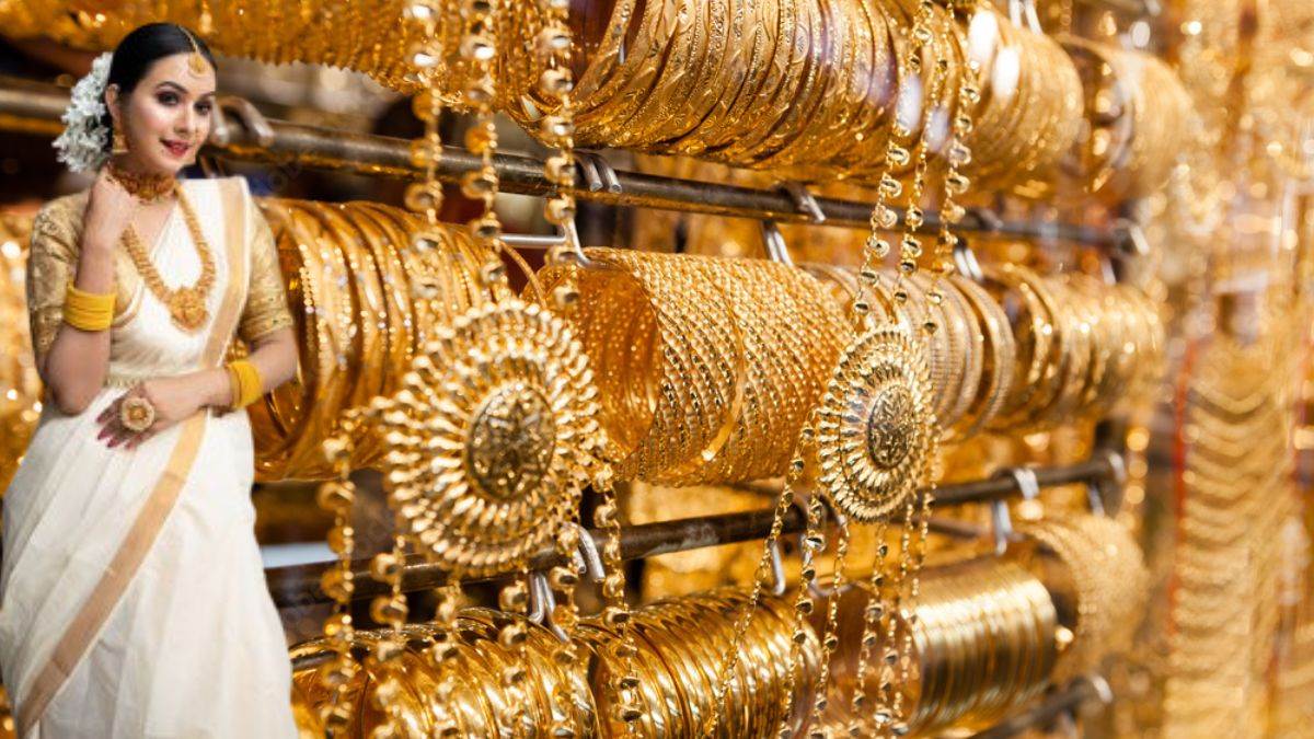 https://www.jagranimages.com/images/newimg/31072025/31_07_2025-gold_and_silver_price_23999577.jpg