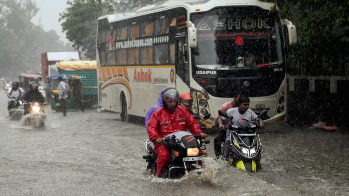 आज दिल्ली-NCR में रात से हो रही भारी बारिश, मध्य प्रदेश में वर्षा से बिगड़े हालात (फोटो- एएनआई)
