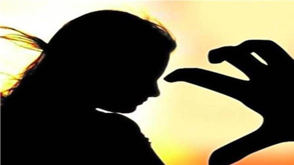 https://www.jagranimages.com/images/newimg/31082022/31_08_2022-girl_assaulted_2_23031050_165125476.jpg