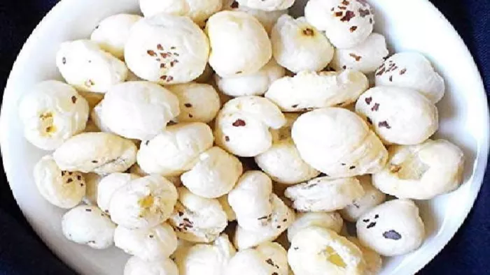Makhana Benefits: पुरुषों के लिए किसी दवा से कम नहीं है मखाना, दिल को भी रखता है सेहतमंद