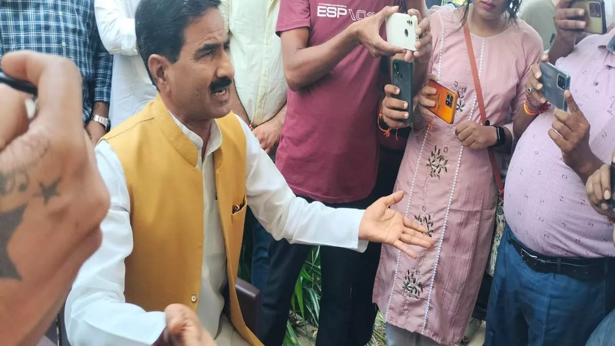 कोलारस MLA वीरेंद्र रघुवंशी ने भाजपा से दिया इस्तीफा