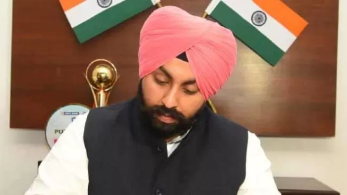 खनन विभाग ने सील किए 36 क्रशर, कैबिनेट मंत्री हरजोत बैंस ने दिए निर्देश; कानूनी कार्रवाई जारी