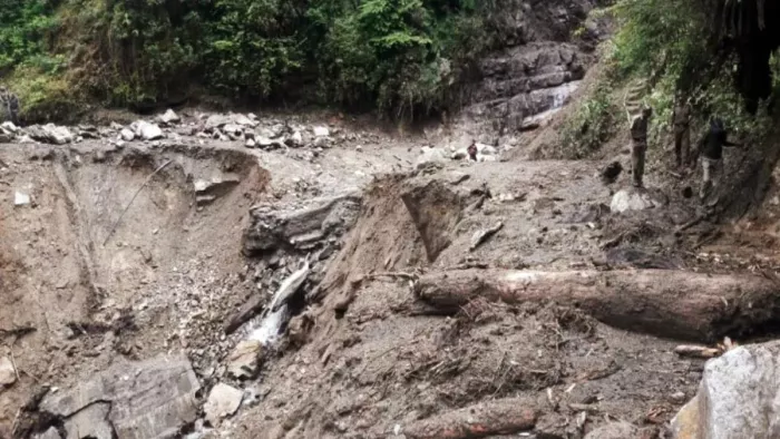 Andhra Pradesh Rain: आंध्र प्रदेश में भारी बारिश ने मचाई तबाही, लैंडस्लाइड  से 8 लोगों की मौत - Andhra Pradesh Vijayawada 8 died in a Landslide that  occurred in Moghalrajpuram area following ...