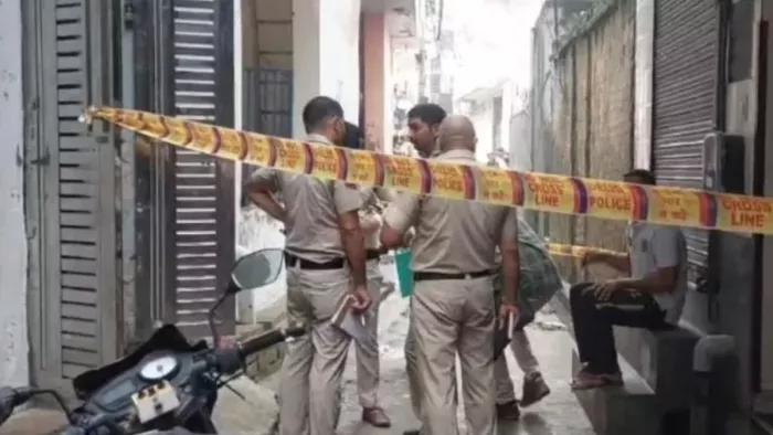 पत्नी छोड़कर गई तो बुजुर्ग ने हाथ की नस काटकर की आत्महत्या की। (फाइल तस्वीर)
