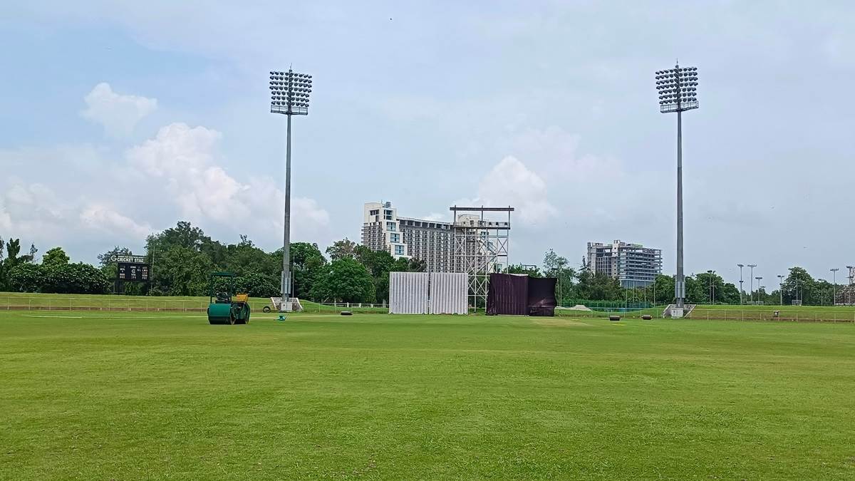 https://www.jagranimages.com/images/newimg/31082024/31_08_2024-greater_noida_cricket_stadium_23788952.jpg