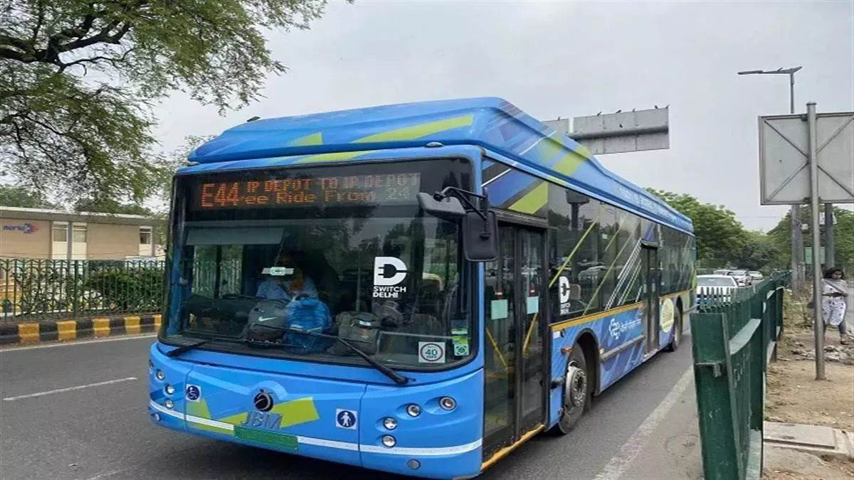https://www.jagranimages.com/images/newimg/31082025/31_08_2025-buses_24031502.jpg
