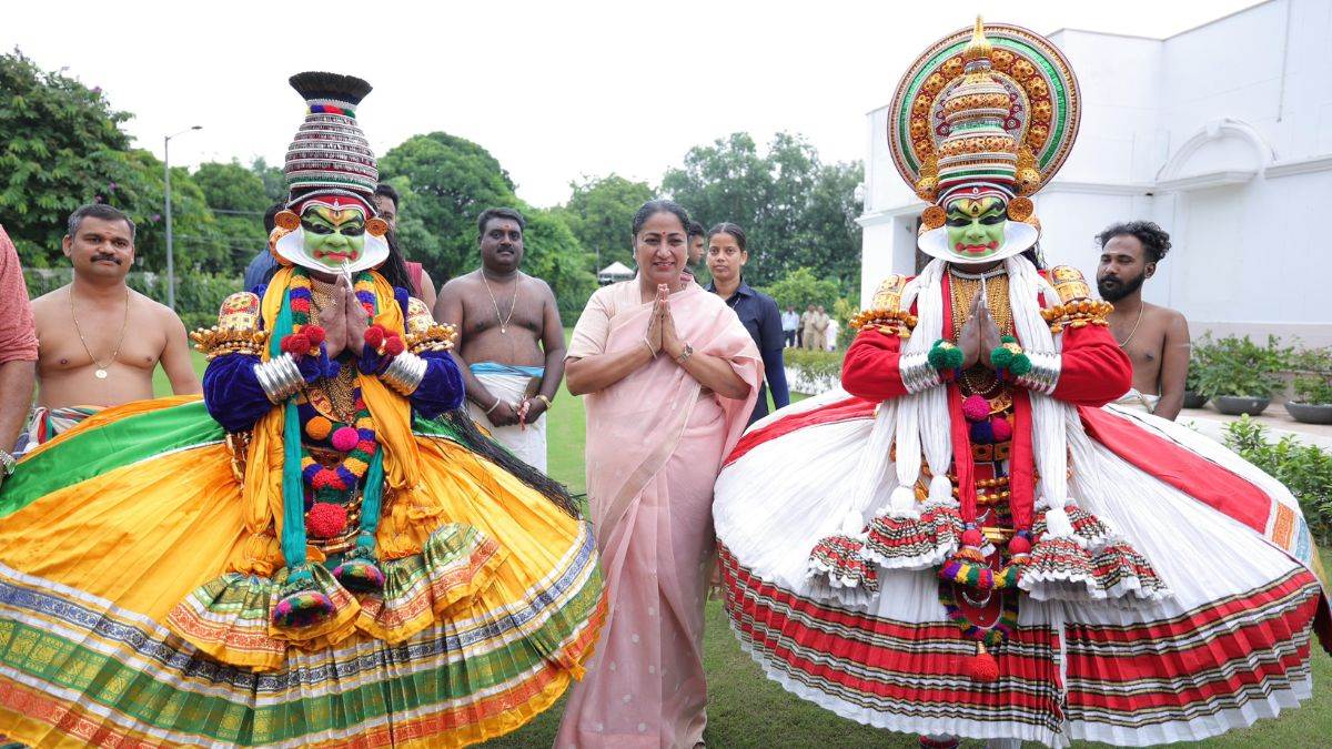 https://www.jagranimages.com/images/newimg/31082025/31_08_2025-cm-rekha-gupta-onam-celebration_24030977.jpg