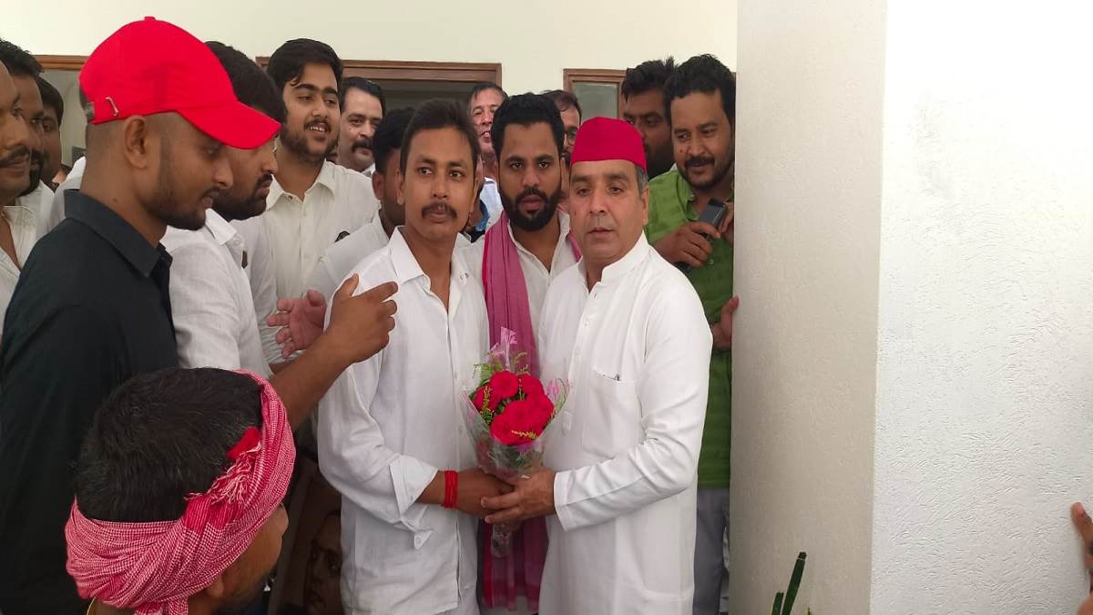 https://www.jagranimages.com/images/newimg/31082025/31_08_2025-dharmendra_yadav_24031080_164433457.jpg