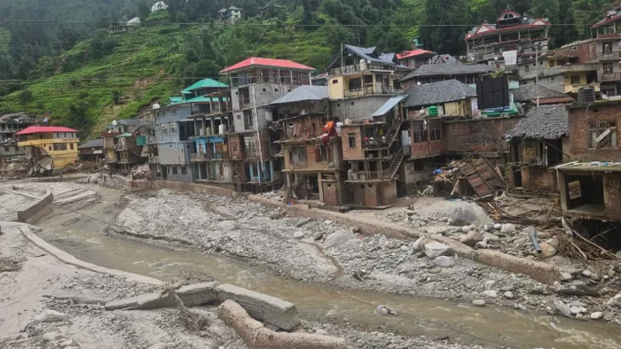 हिमाचल प्रदेश भारी बारिश का दौर सितंबर में भी थमने की उम्मीद कम लग रही है।