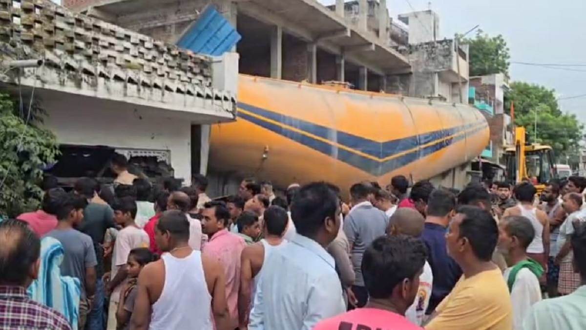 https://www.jagranimages.com/images/newimg/31082025/31_08_2025-kaushambi_accident_24031327.jpg