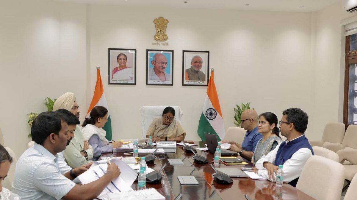 https://www.jagranimages.com/images/newimg/31082025/31_08_2025-meeting_in_rekha_gupta_24031402.jpg