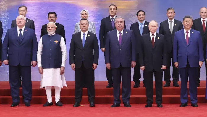 शंघाई सहयोग संगठन शिखर सम्मेलन चिनफिंग ने मोदी और पुतिन का किया स्वागत (फोटो सोर्स- रॉयटर्स)