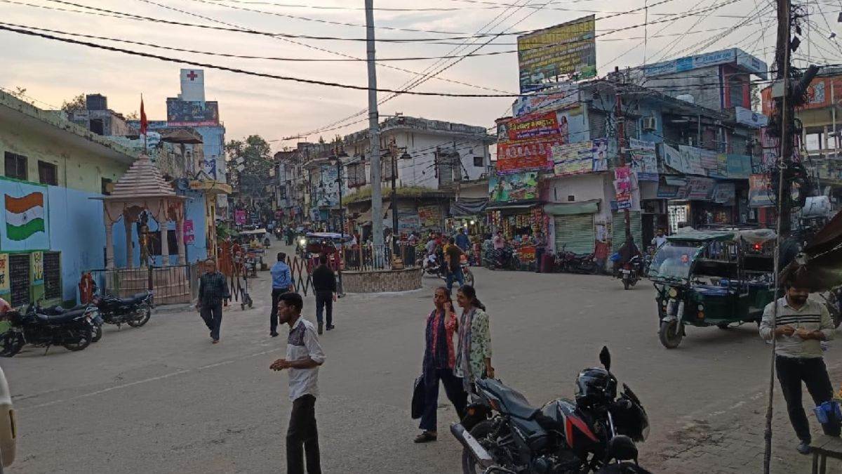https://www.jagranimages.com/images/newimg/31082025/31_08_2025-sambhal_violence_trade_24031466.jpg
