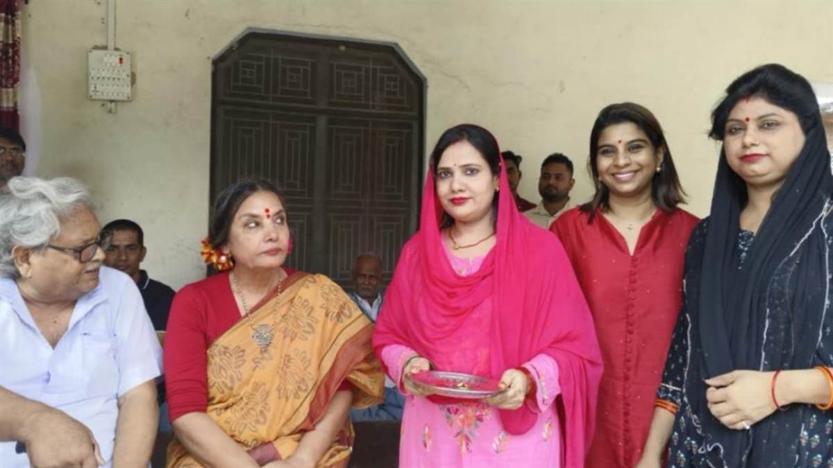 https://www.jagranimages.com/images/newimg/31082025/31_08_2025-shabana_24031462.jpg