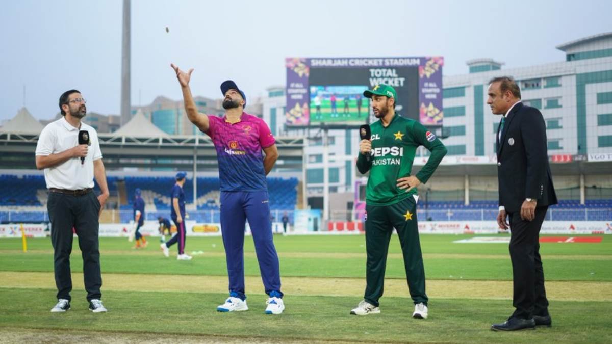 https://www.jagranimages.com/images/newimg/31082025/31_08_2025-uae_vs_pak_24031070.jpg