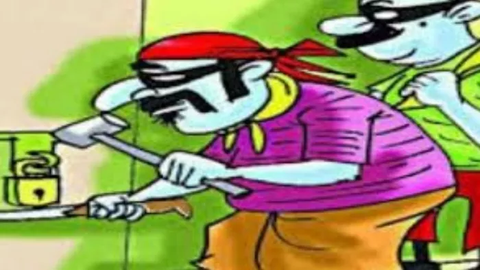 चोरी के डर से लोग कर रहे पहरेदारी। जागरण