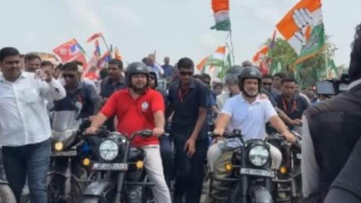 https://www.jagranimages.com/images/newimg/31082025/31_08_2025-voter_adhikar_yatra_4_24031213.jpg
