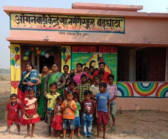 Jharkhand Education: झारखंड के दो हजार आंगनबाड़ी केंद्रों में बच्चों को