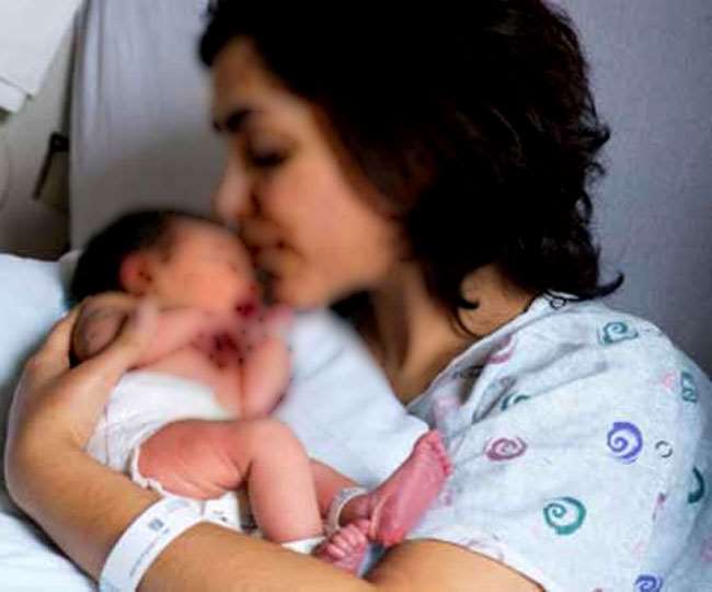 https://www.jagranimages.com/images/newimg/31102021/31_10_2021-mother-child_22168649.jpg
