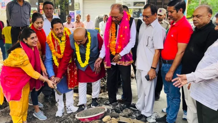 बलोरिया ने यह भी कहा कि नरेंद्र भाई मोदी के नेतृत्व में भारतीय प्रतिष्ठा के क्षेत्र में काफी वृद्धि हुई।