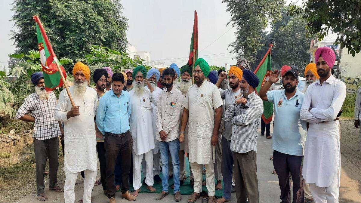 https://www.jagranimages.com/images/newimg/31102022/31_10_2022-farmers_protest_punjab_23173122.jpg